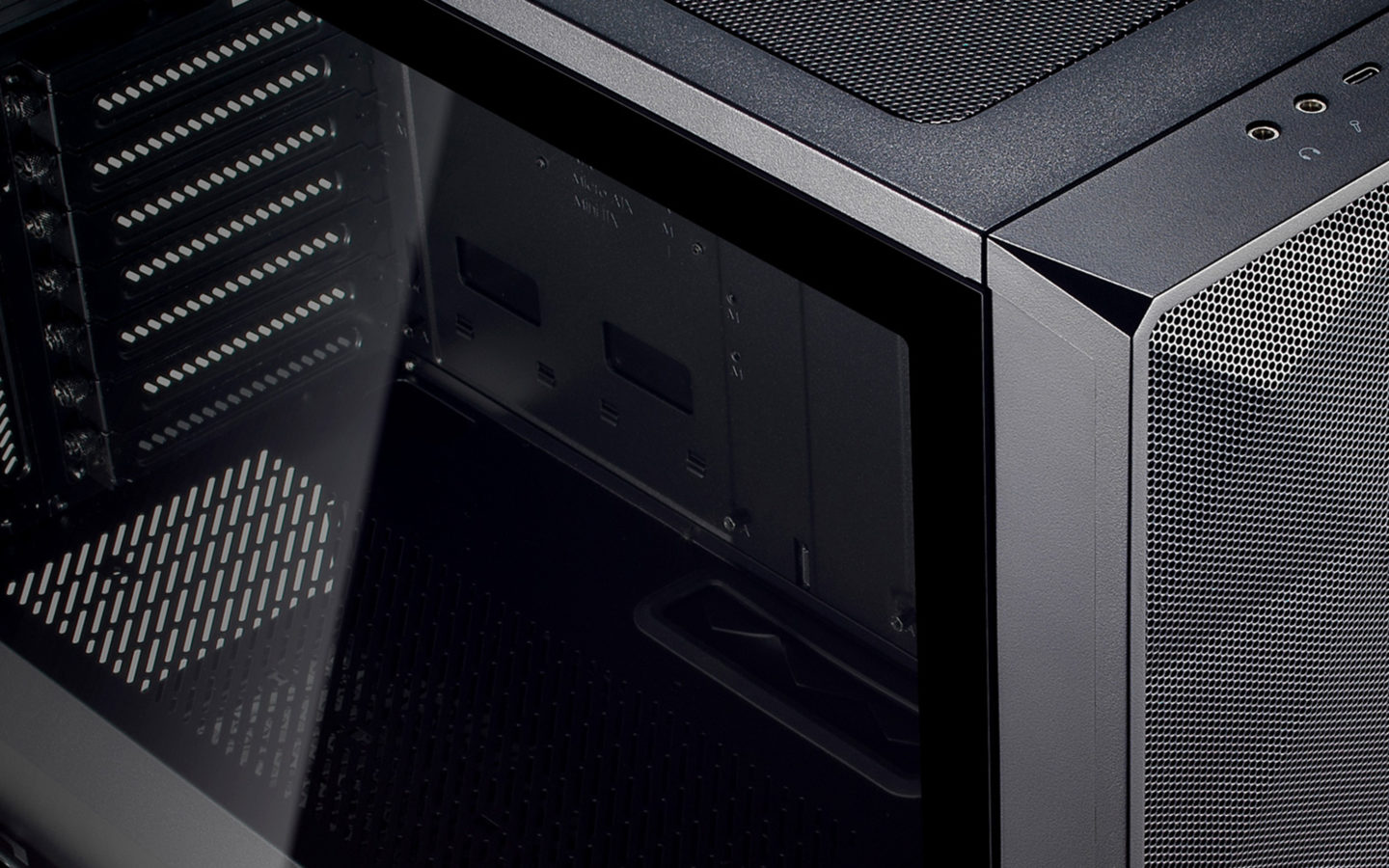 Fractal Design releases Dark TG side panel for Define R6 — Fractal